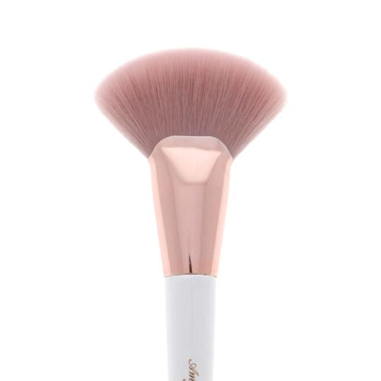 LUXE BASICS BRONZER & HIGHLIGHTER BRUSH #209