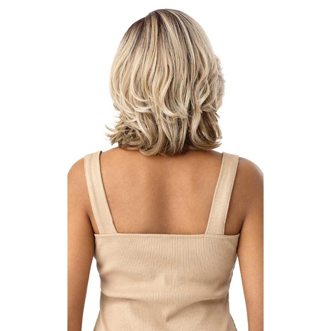  Outre Synthetic HD Transparent Lace Front Wig Alistar 12"
