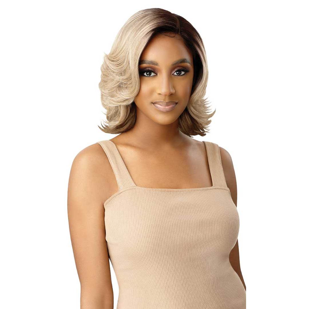  Outre Synthetic HD Transparent Lace Front Wig Alistar 12"